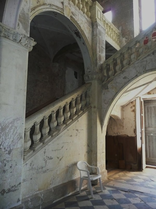 Escalier. Château de Pizançon